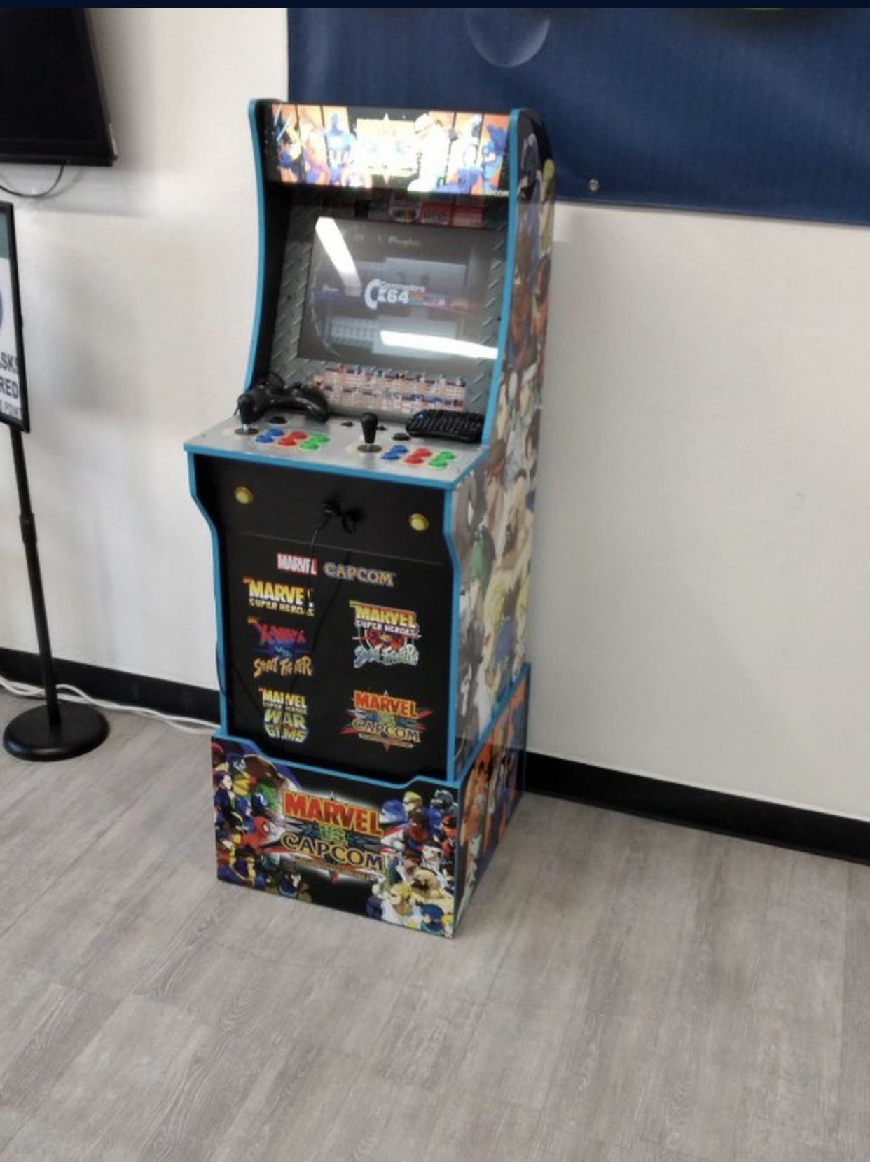 Arcade Cabinet Custom 10000 + Games 60 Console Brand New With Led Marquee And Led Control Pannel .Pc & Keyboard And 1 Controller
