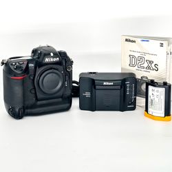 Nikon D2Xs DSLR Camera Body 