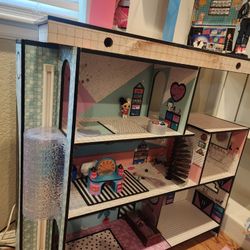 L.O.L Wooden Doll House w/L.O.L Surprise Magic Fashion Tough Dude and Pink Chick Doll 