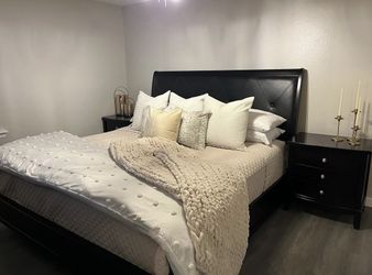 7 Accent Bed Pillows