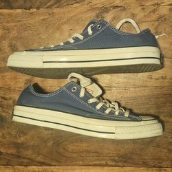 Converse Chuck Taylor Low Tops – Men’s 11 / Women’s 13