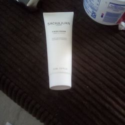 Sachajuan Finishing Cream