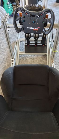 Fanatec Sim Racing Rig SimRig DD 8Nm McLaren GT3 Wheel ClubSport V3 Pedals