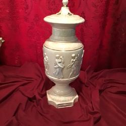 A beautiful Roman porcelain Antiques