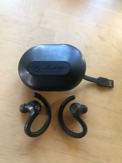 Wireless Jlab ear buds / headphones - great 👍🏼 deal, like new.. Must come to Huntington beach