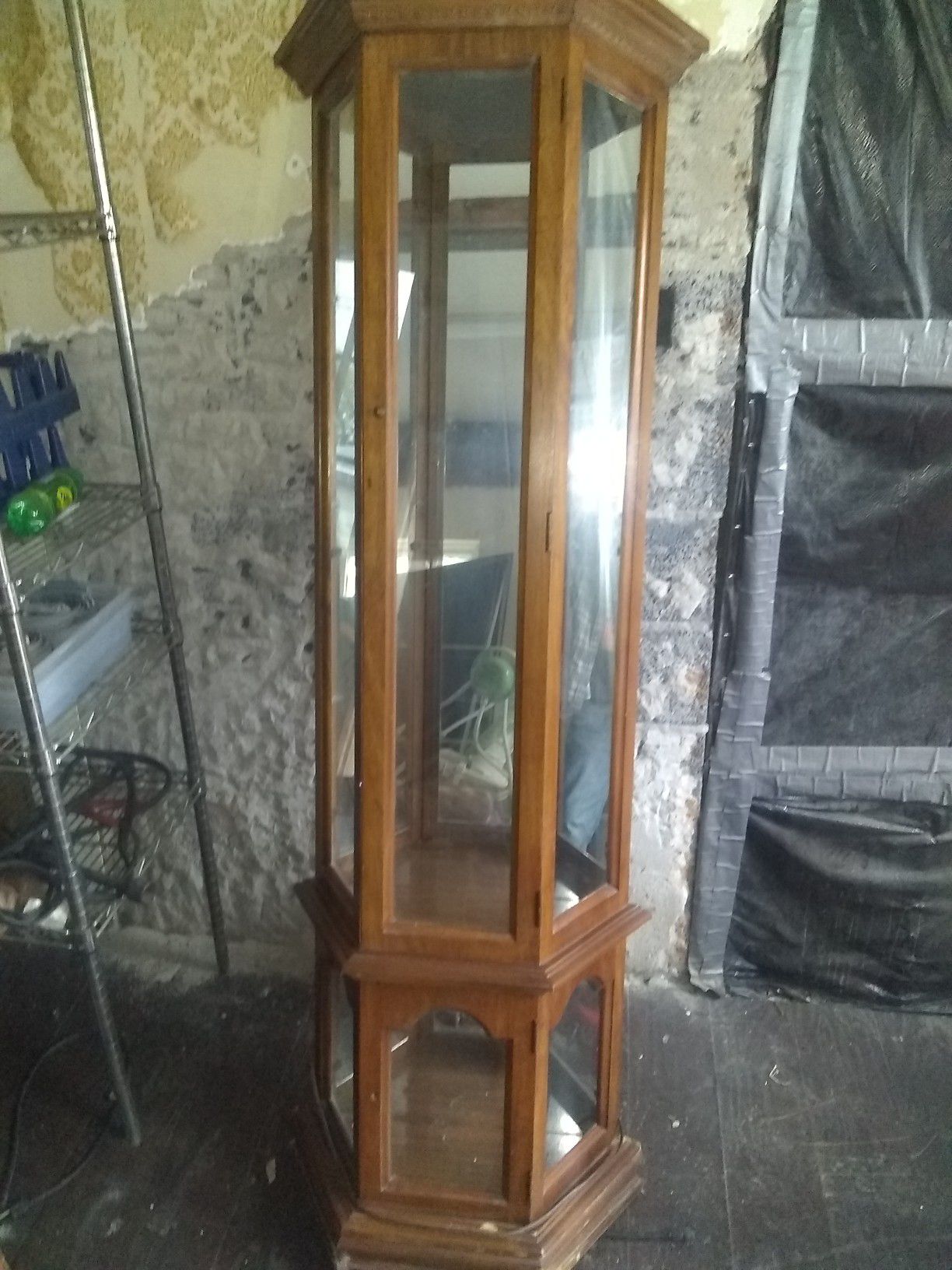 Display case/China cabinet
