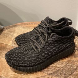 Kids Adidas Yeezy Boost 350 V2 Size 10K Shoes - Excellent Condition