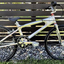 Technique BMX Expert Race Bike