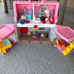 Fisher Price House With Accessories 