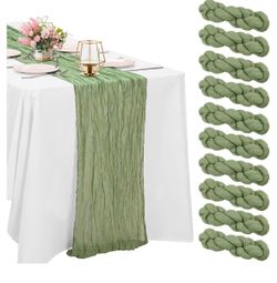 Green table runner