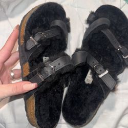 Fuzzy Birkenstocks SiZe 39