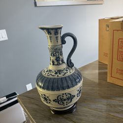 Beautiful Chinese Vase 