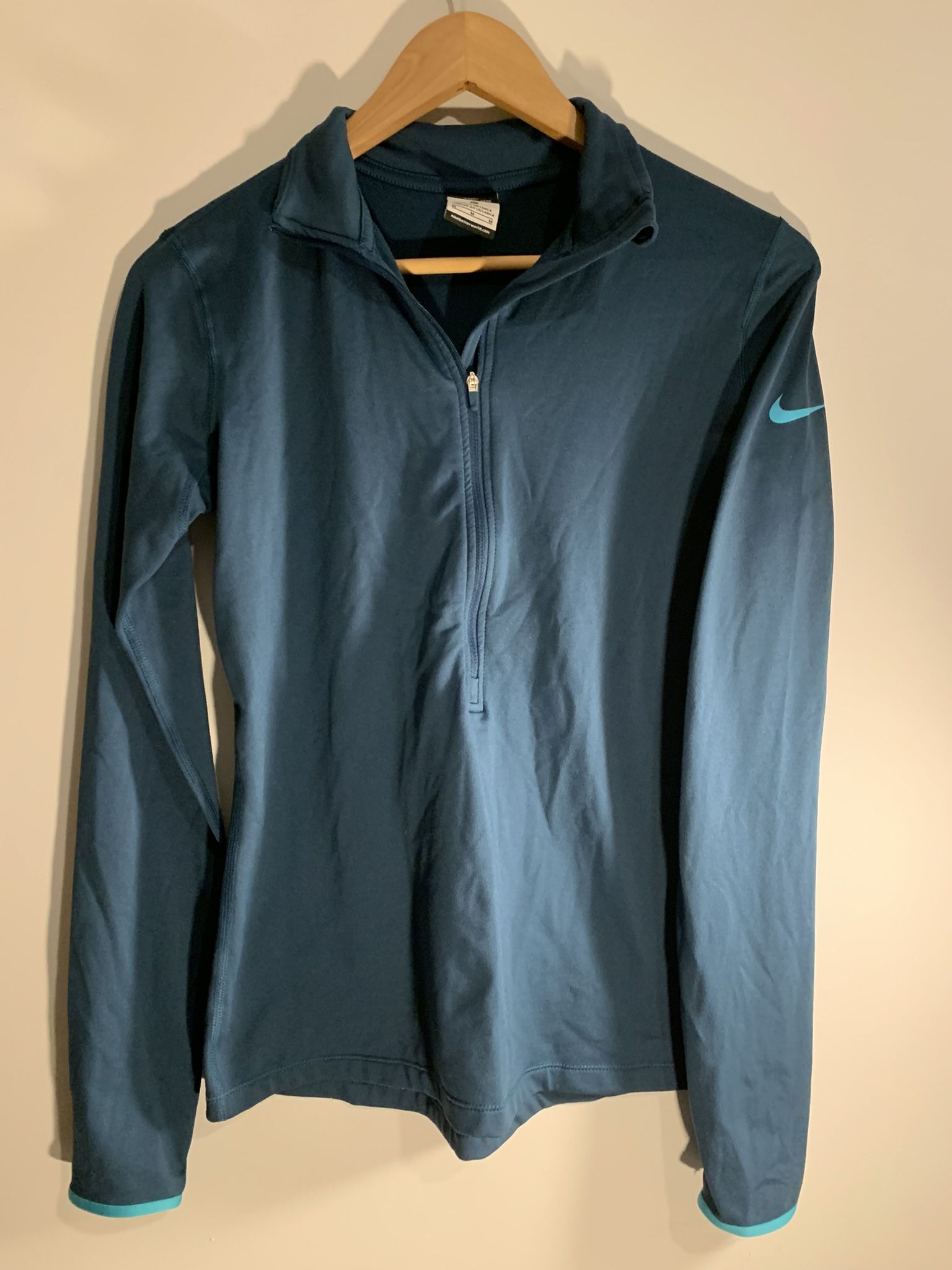 Nike Pro Drifit Woman’s Size M Teal Half-Zip Pullover