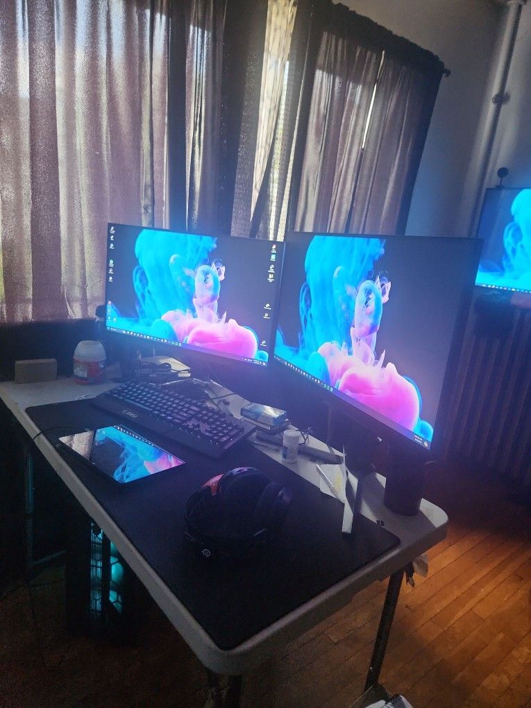 MSI Gaming PC with 2 Monitors