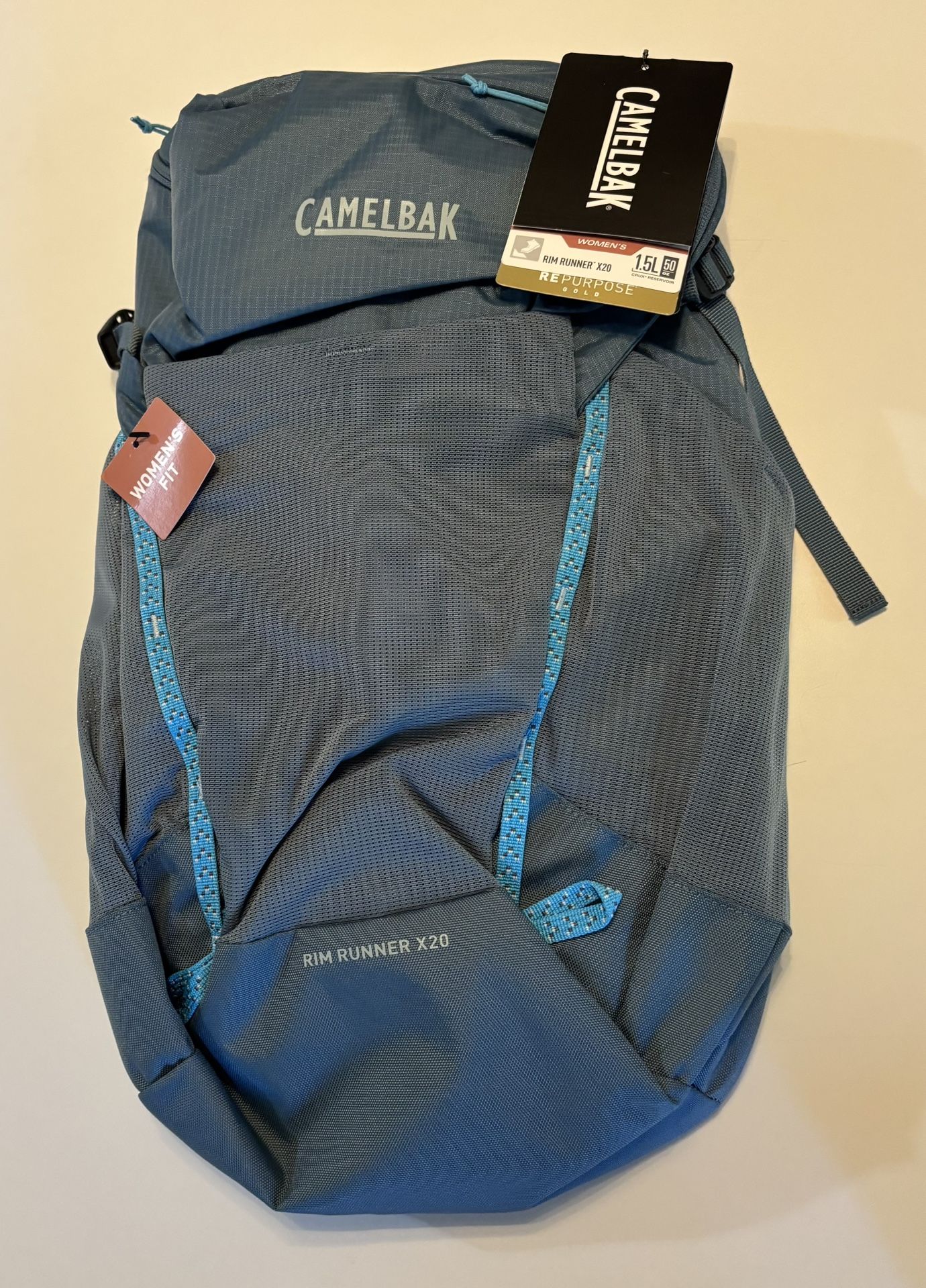 CamelBak Rim Runner X22 Women’s 2.5L Hydration Pack – Crystal Blue – New w/ Tags