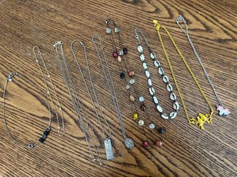 Lot 11 Womens Necklaces / Jewelry