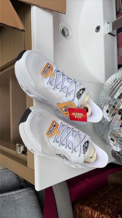 Tennis shoes Skechers