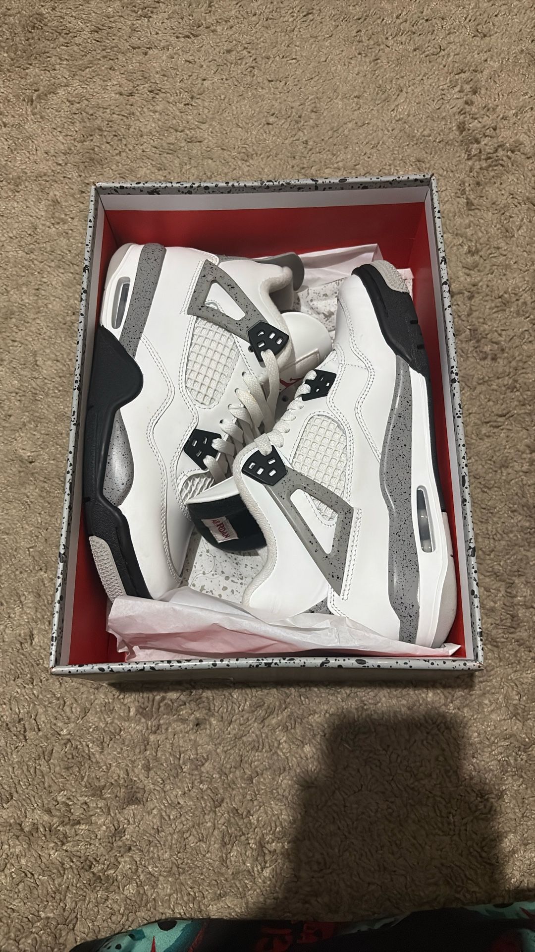 White Cement 4s: Jordan