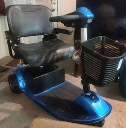 Pride Revo 2.0 mobility scooter