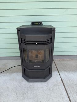ComfortBilt HP22N Pellet Stove - 2,800 Sq Ft