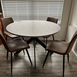 Round Kitchen Table & 4 Chairs