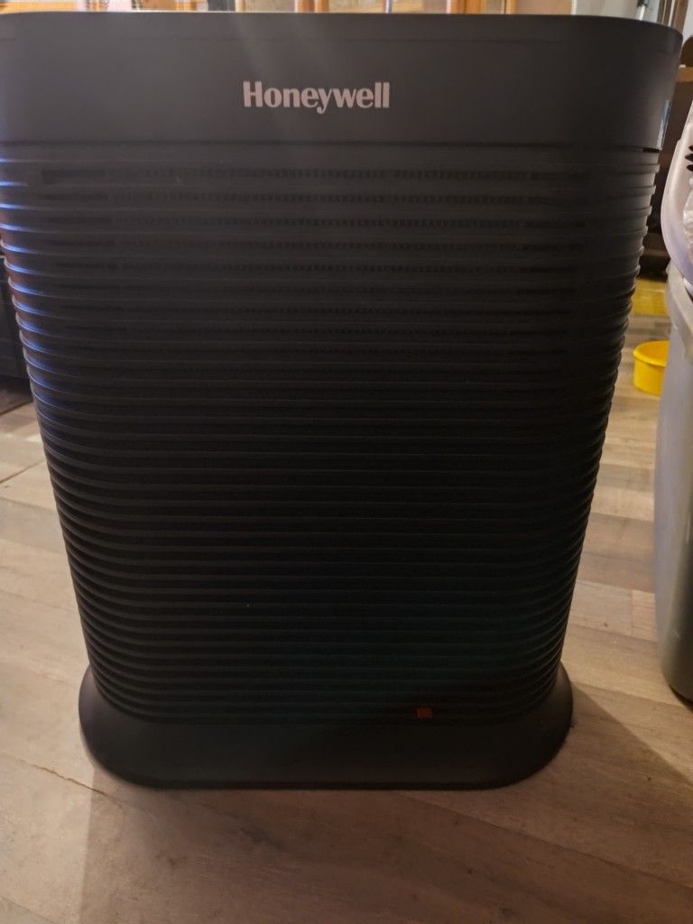 Honeywell 4-speed True HEPA Air Purifier Energy Star