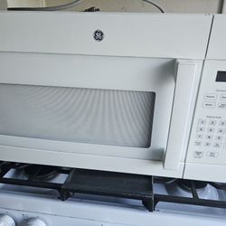 GE  Over-the-Range Microwave ( White )