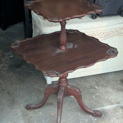 antique 2 tier table 