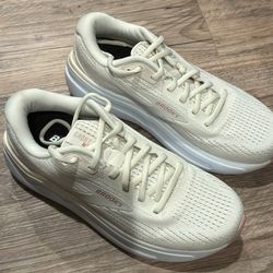 Womens New Size 8 brooks Ghost Shoes