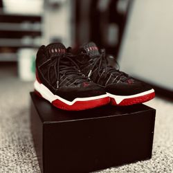 Jordan 11 Retro Bred - Size 5.5Y/ Like New