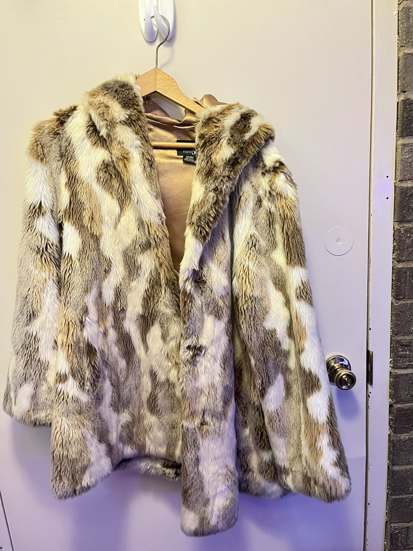 Woman’s Rabbit Fur Coat Size Large