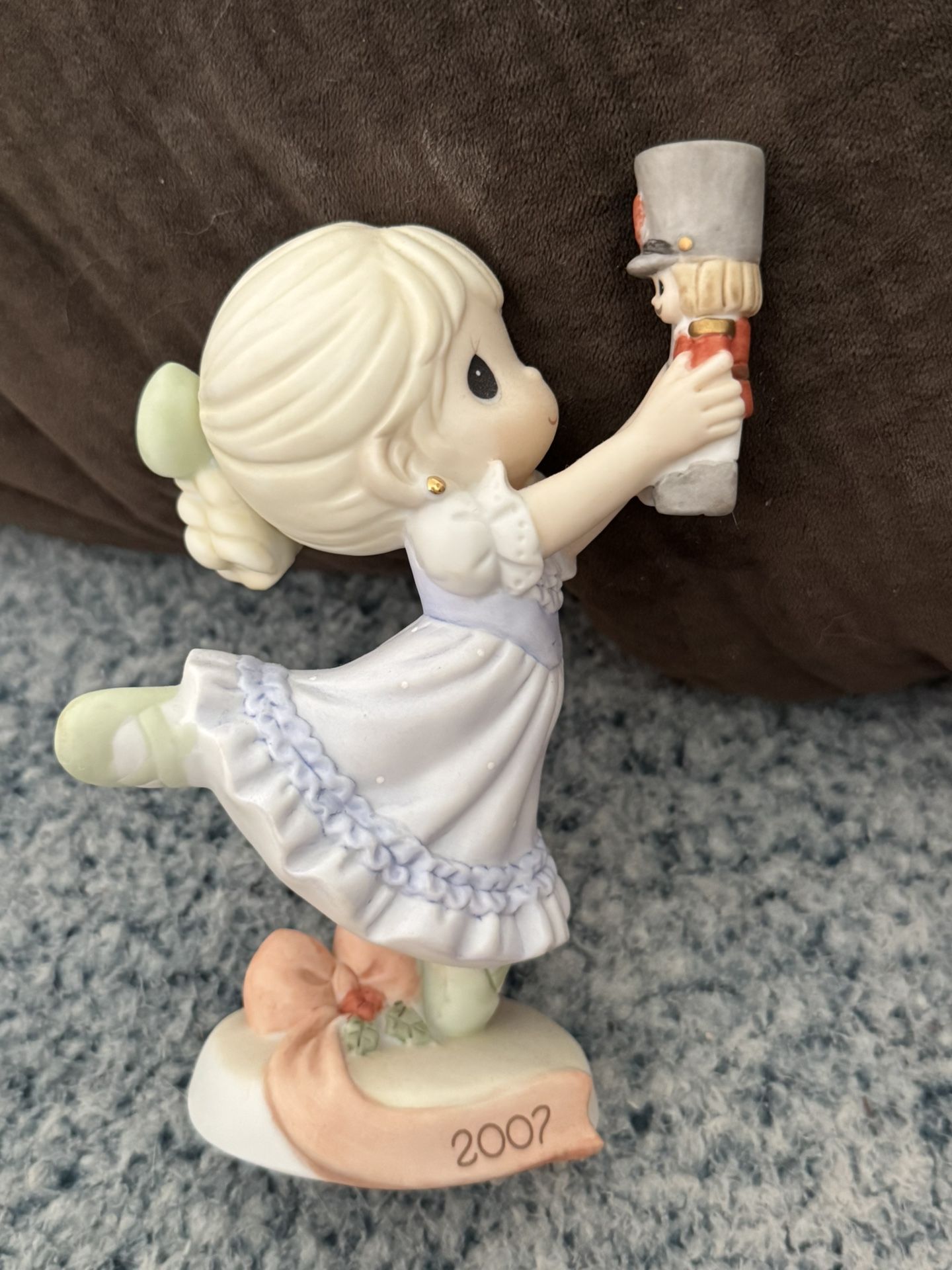 Precious Moments Dancing For Joy On Christmas Morning 2007 Ceramic Figurine