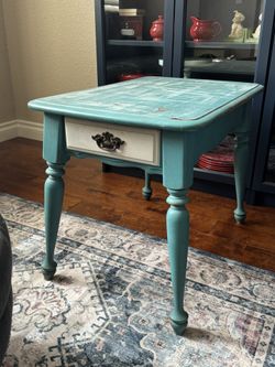 Chippy French Country Shabby Chic End Table