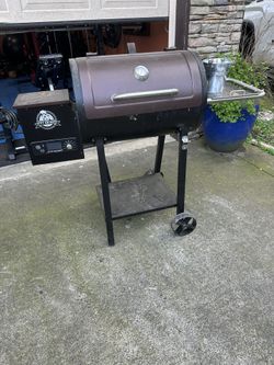Pallet Grill In Good Condition 24”x16”