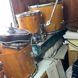 Double  Bass Drum Kit 6 Piece Plus Lots Of Hardware And Symbols 