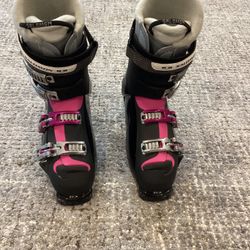 Solomon Ski Boots Sz 27,5