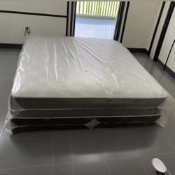 King Size Mattress 10 Inches Thick Also Available in Twin, Full, Queen New From Factory Same Day Delivery