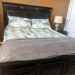 Cal king Bedroom Set W/mattress