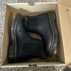 Doc Marten Chelsea Boots 