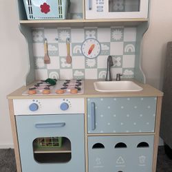 Play Kitchen