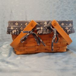 Longaberger 2 handle Market basket with fabric and plastic liners