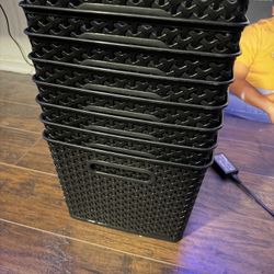 8 Storage Bins
