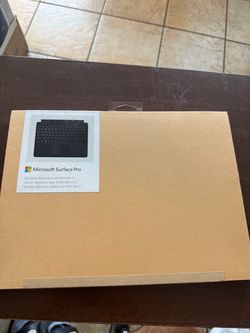Microsoft Surface Pro Signature Keyboard with Slim Pen 2