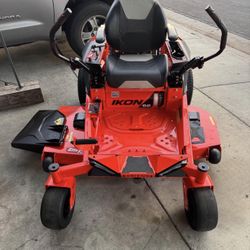 Ariens IKON 52-in 23 HP Kawasaki Carb Compliant Gas Zero Turn Riding