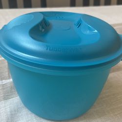 Tupperware Microwave Rice Cooker Large 2.2 L for Sale in Corona