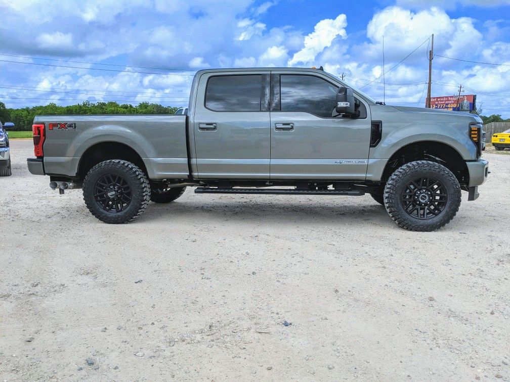 F250 Leveling Kit + Tire Package; ReadyLift 2.5 Level 295/65R20 Cooper