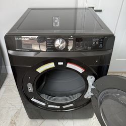 Samsung Gas Dryer (Black Stainless Steel)