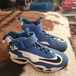 Griffeys size 4y 
