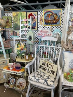 Coastal..Vintage..Western..Collectibles..