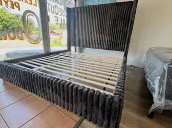 🛏️ NEW! Luxury King Bed with Bluetooth Speakers! 🔥